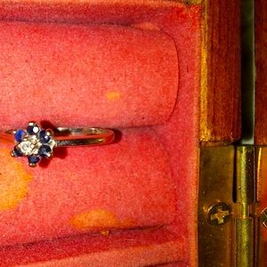 Delicate Sapphire flower sterling silver ring size 6